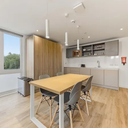 Semesterbostad Brand New Student Only Ensuites In Leeds (West Yorkshire)