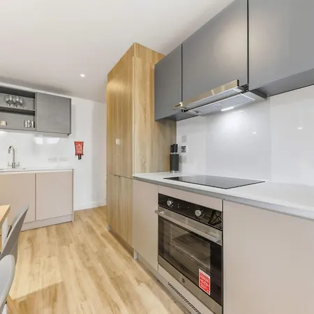 Holiday home Brand New Student Only Ensuites In