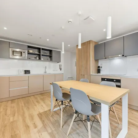 Holiday home Brand New Student Only Ensuites In Leeds (West Yorkshire)